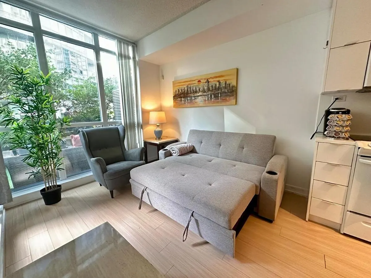 Comfy 1Bdrm & Bunk Bed Plus Sofabed Plus Terrace & Parking Toronto 0*,  Kanada